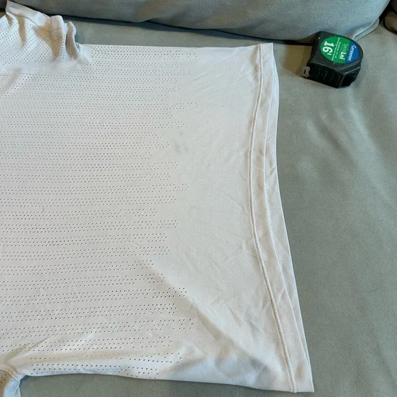 Lululemon athletica t-shirt size XS preowned with stains - Picture 3 of 7